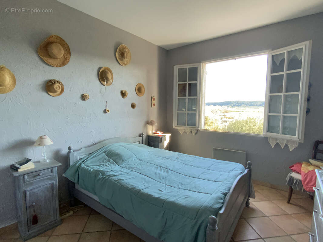 Villa de plain pied en position dominante avec vue . - photo 3