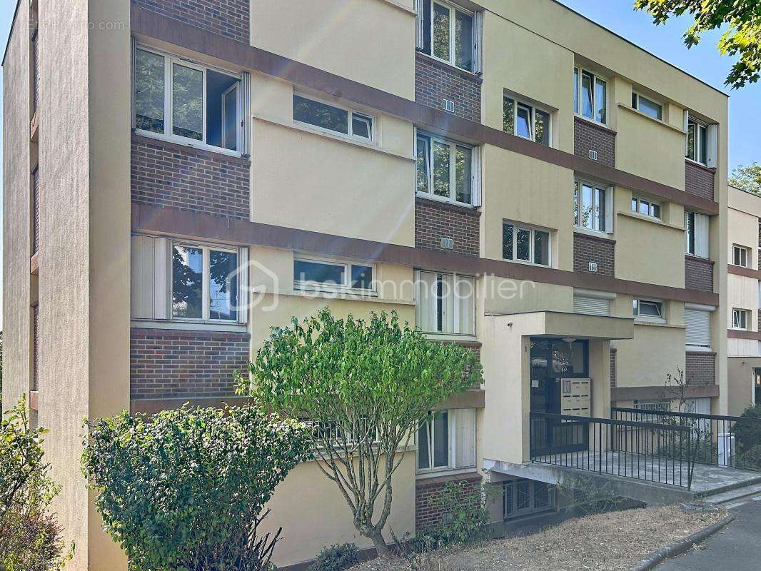 F3 de 69,23 m² avec box et cave – Une véritable opportunité - photo 2