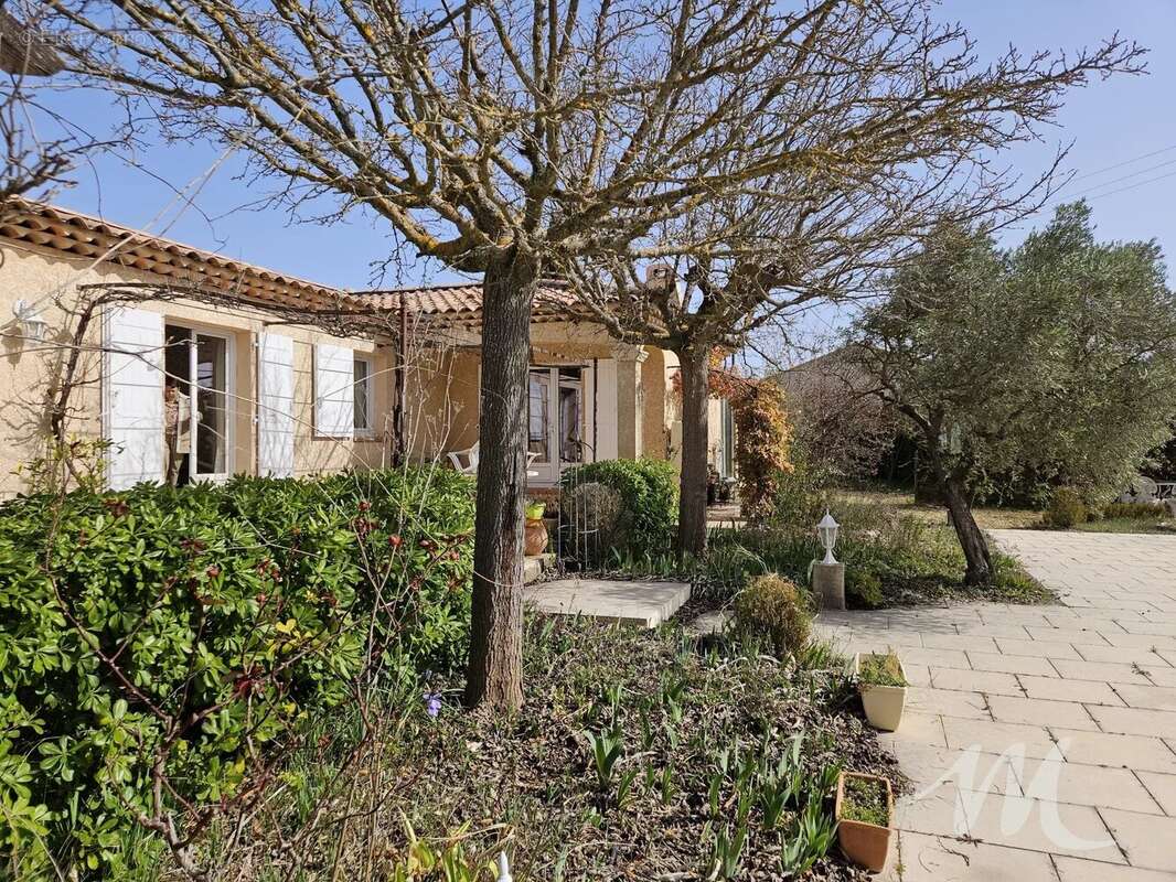 Maison à TAVERNES