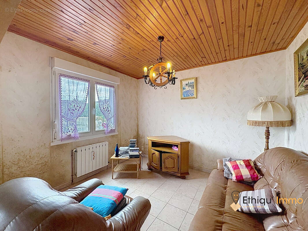 Maison à ARCONVILLE