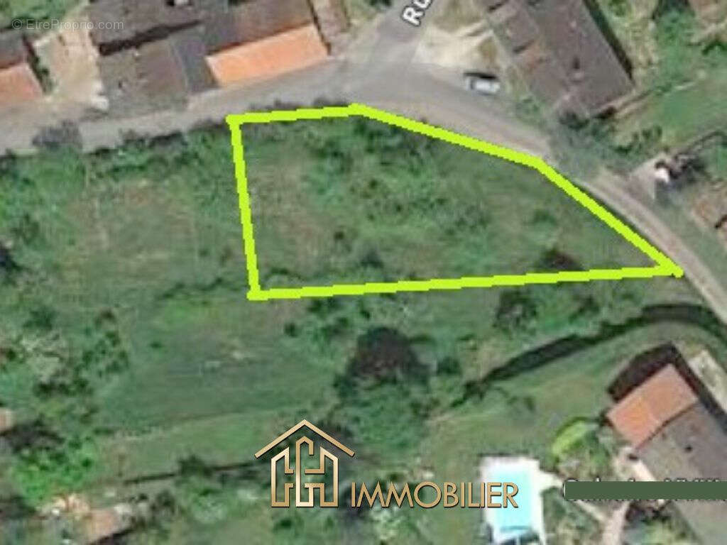 Terrain à VILLE