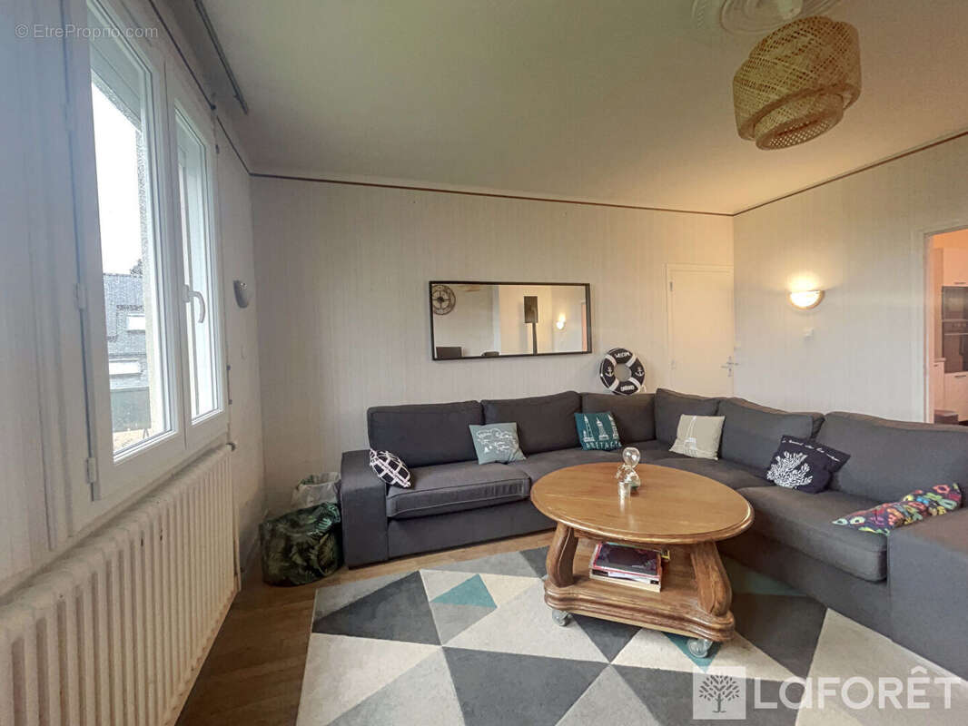 Maison à PLUSSULIEN