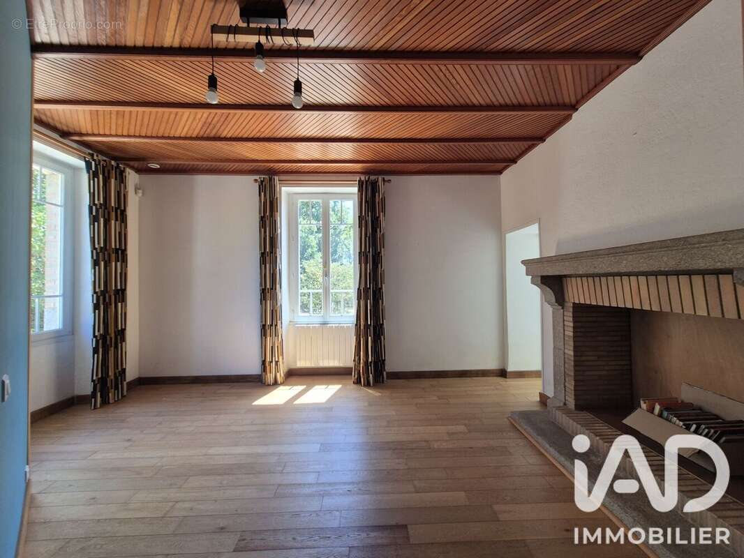 Maison 172 m² à Avrille  - photo 9