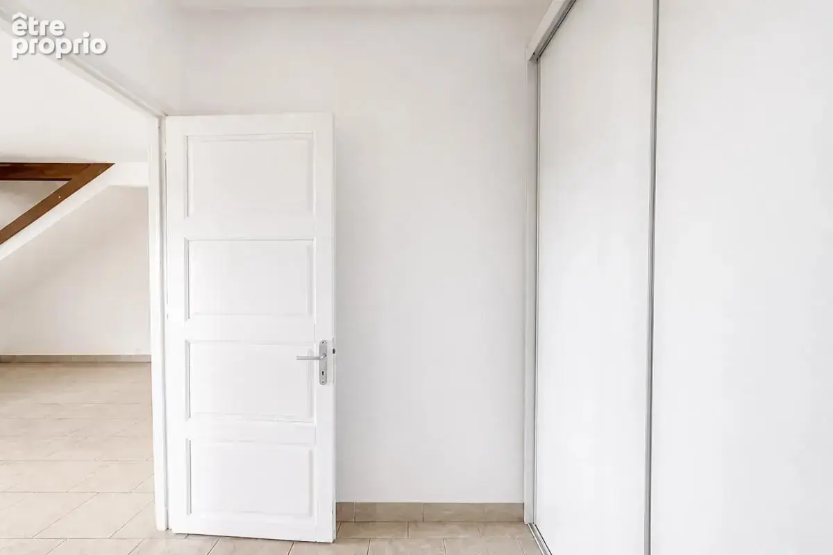Maison de 8 pièces de 200 m² à Saint-Léger-des-Vignes - photo 5