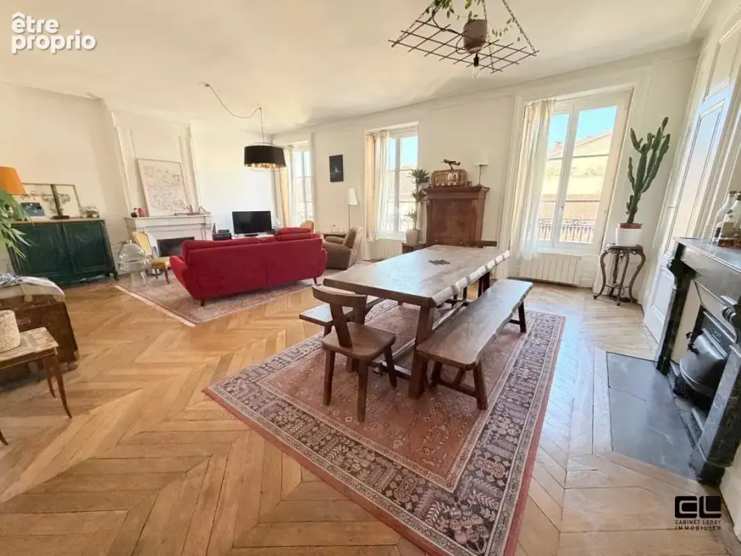 Metro gare de vaise / quai  de saone 103m² dans bel immeuble ancien - photo 10