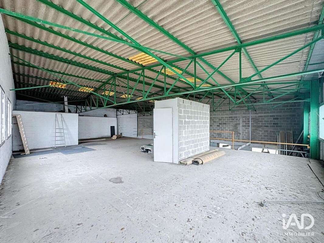 Photo 2 - Commerce à TINQUEUX