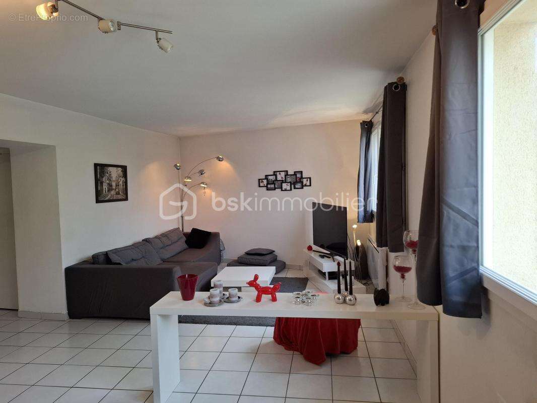 Duplex familial lumineux au cœur d’Auvernaux – volumes, calme et stationnement privatif - photo 4