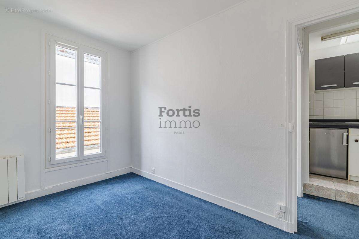 Appartement à PARIS-3E