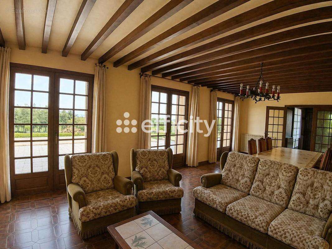 Maison à CHAMBLES