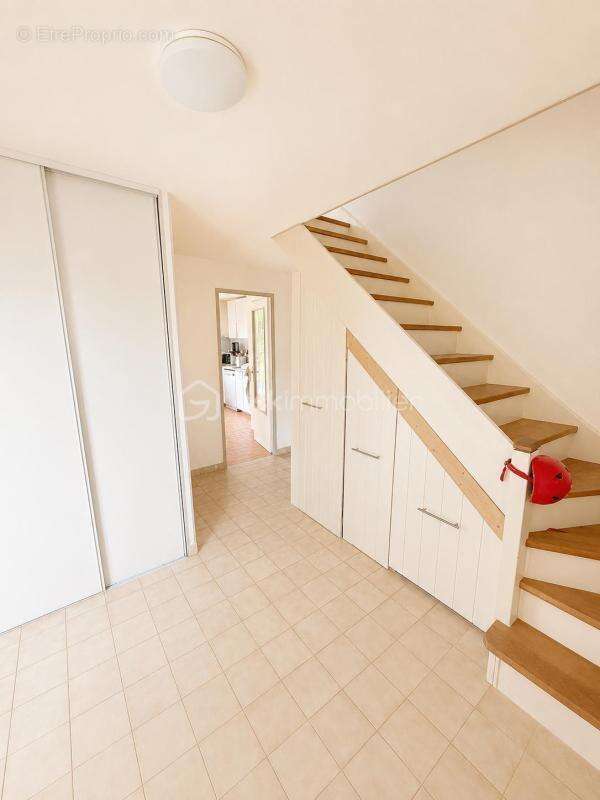 Maison familiale 98 m² avec garage, chalet et jardin de 777 m² — Chaumont-en-Vexin - photo 2