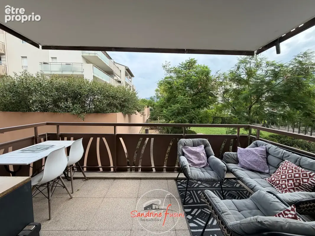 Beau 2 pièces avec terrasse et parking - photo 8