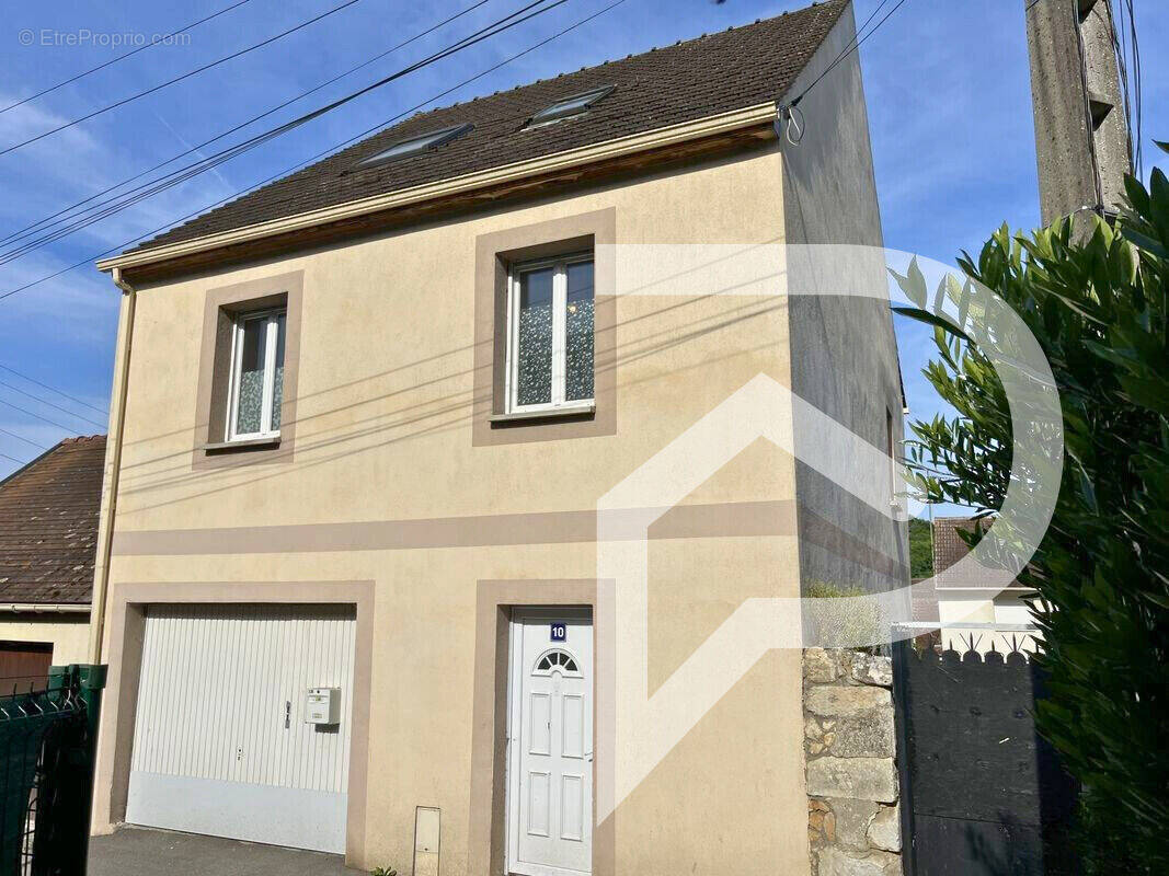 Maison à PONT-SAINTE-MAXENCE