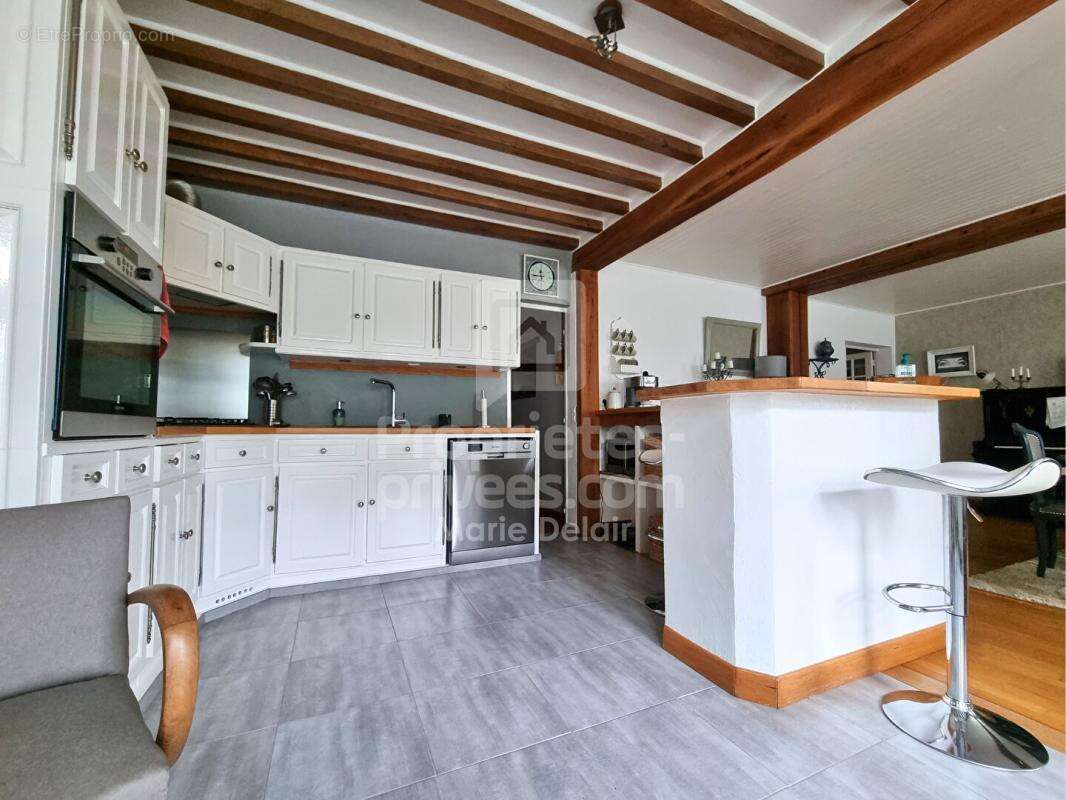 Maison Saint Loup Des Bois 6 pièce(s) 174 m2 - photo 6