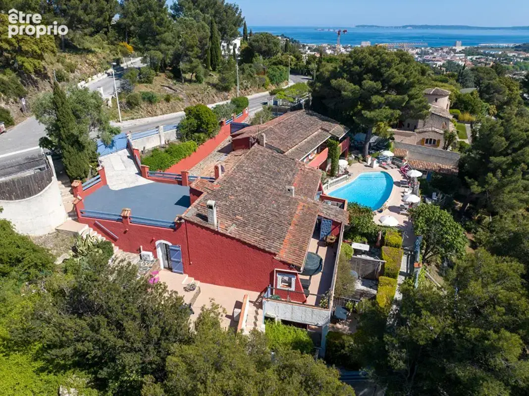 COUP DE COEUR BORMES Superbe  Propriété 360 m2 /2155m²  piscine garages parkings - photo 2