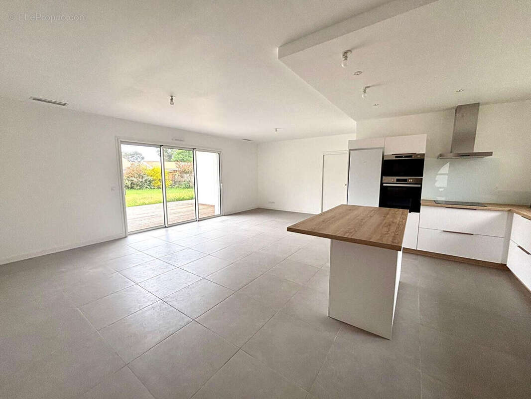 Maison à MOLIETS-ET-MAA