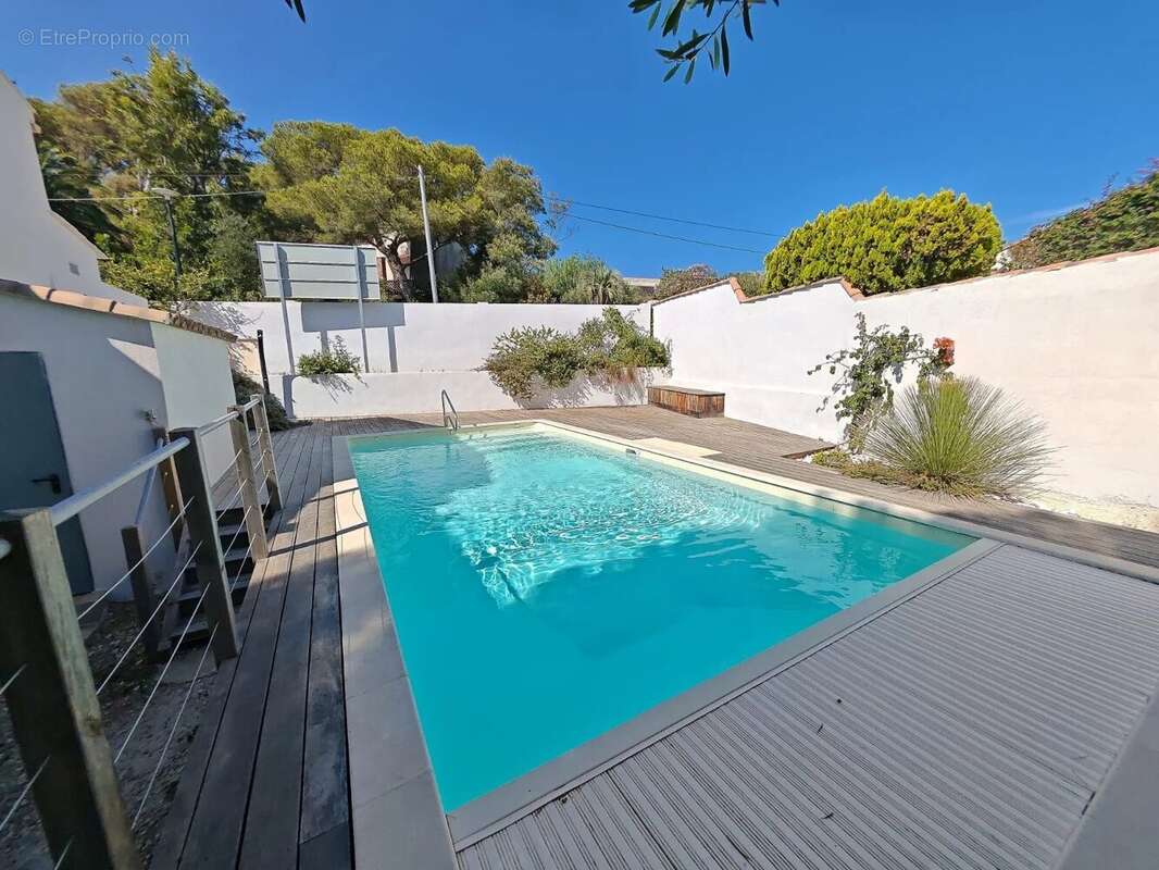 Appartement à ROQUEBRUNE-SUR-ARGENS