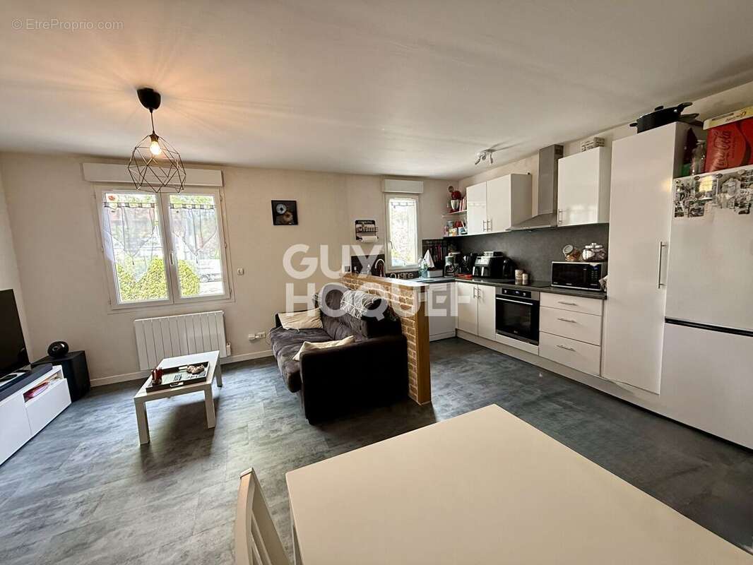 Appartement à ISSOU