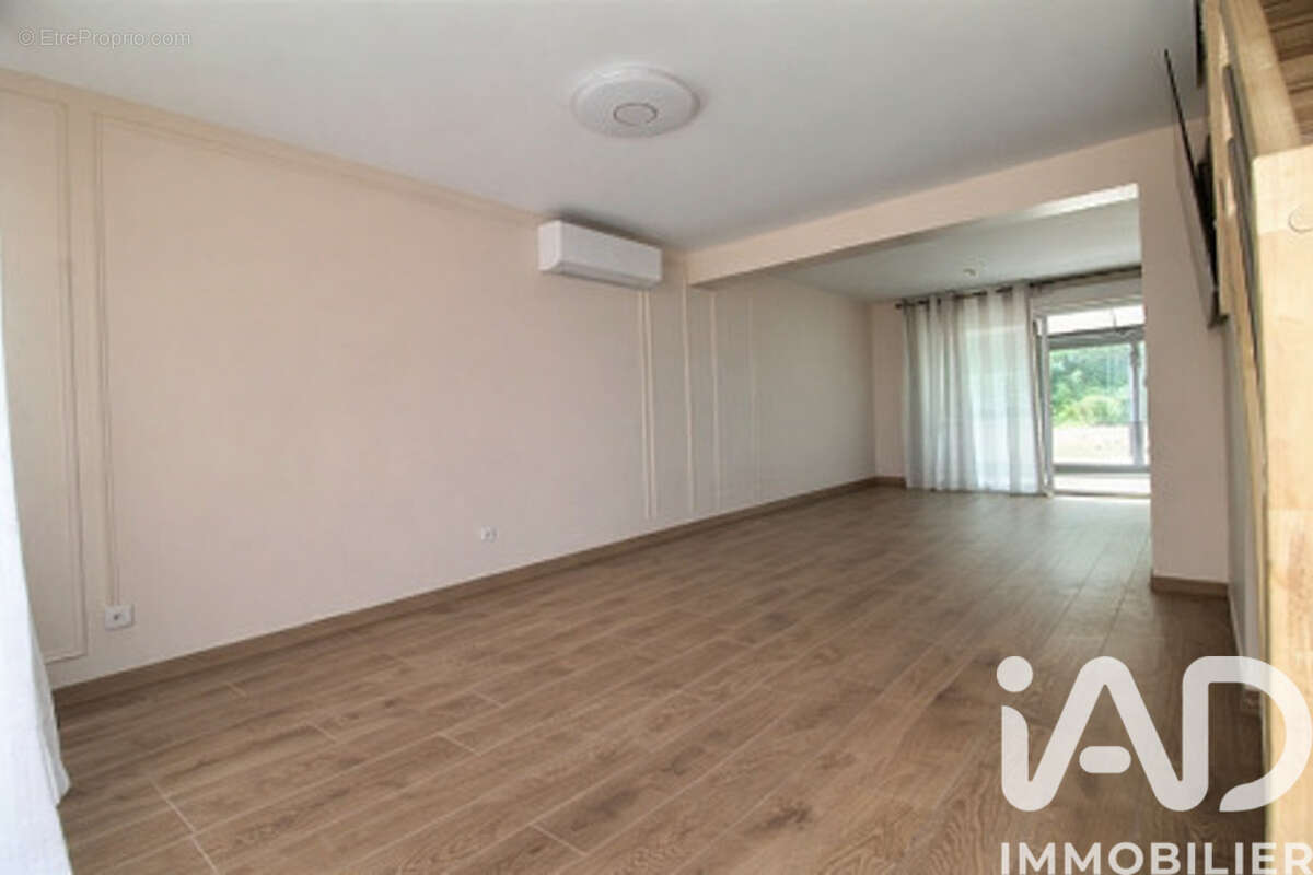 Photo 2 - Maison à COUBERT