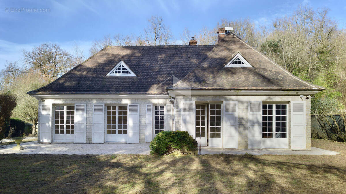 Maison à POLIGNY