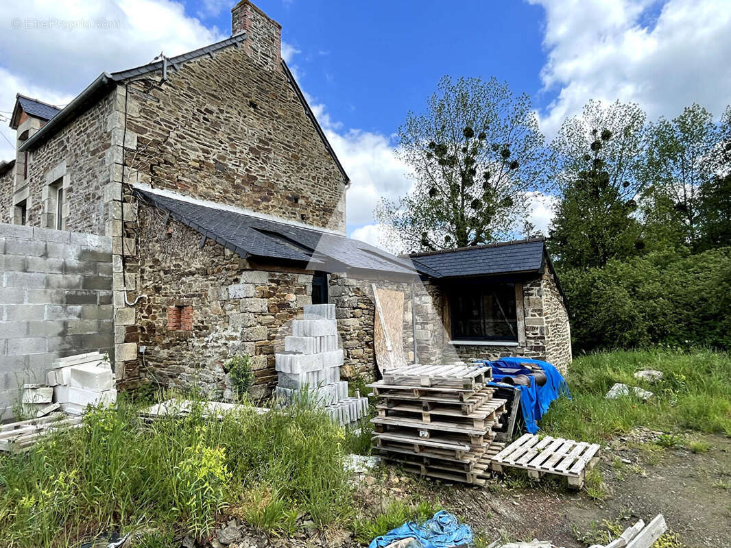 Maison à JUGON-LES-LACS