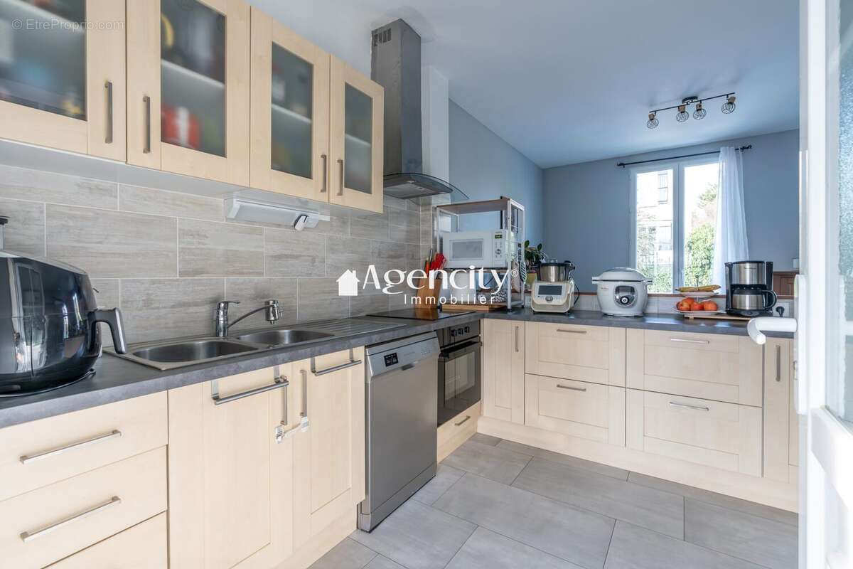 Maison à THORIGNY-SUR-MARNE