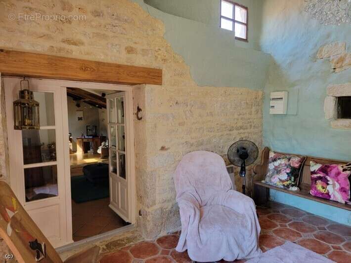 Maison à NANTEUIL-EN-VALLEE