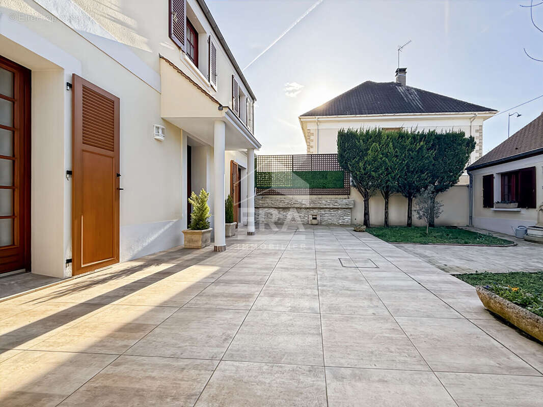 Maison à ETAMPES