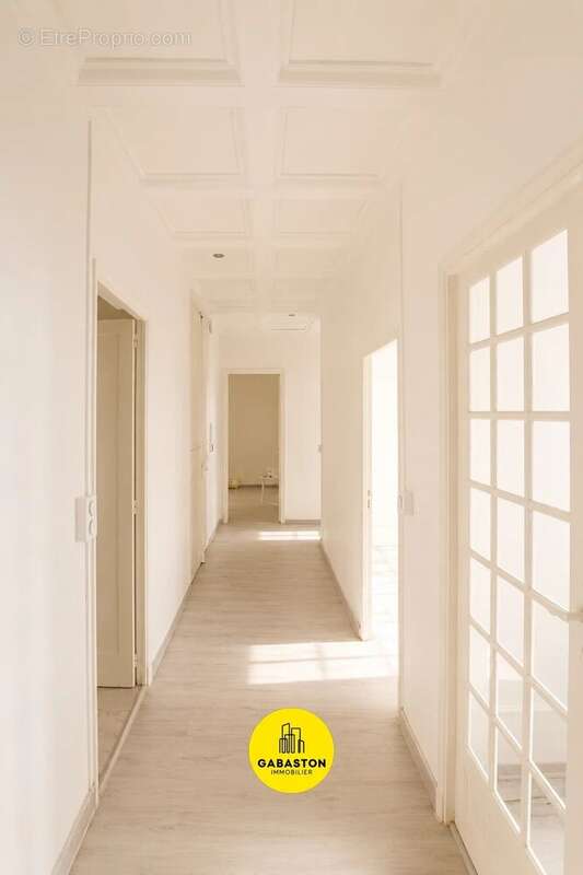 Appartement à MARSEILLE-2E
