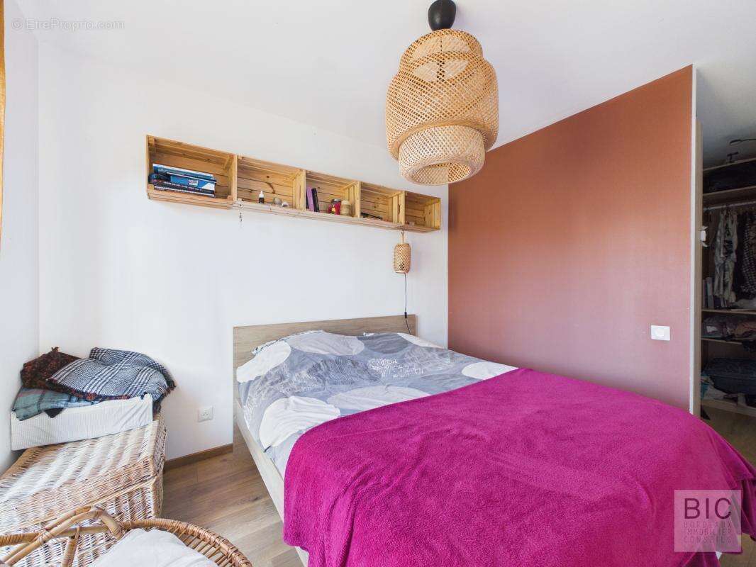 A vendre maison état neuf en bois avec jardin plein sud - photo 17