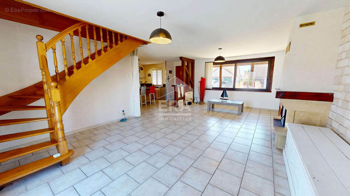 Maison à LA CHAPELLE-SAINT-URSIN