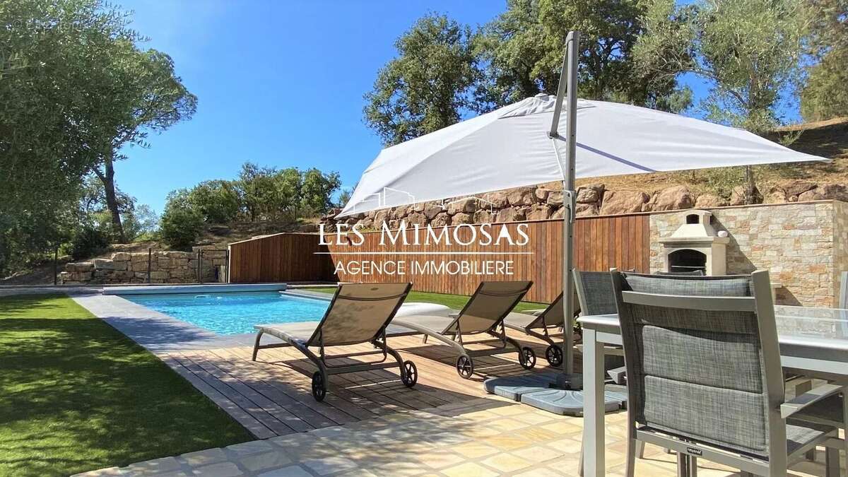 Maison à ROQUEBRUNE-SUR-ARGENS
