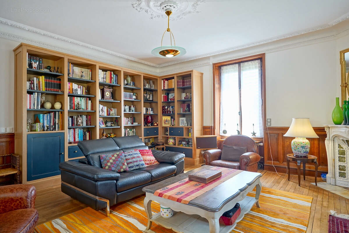 Maison à LA CHAPELLE-SAINT-LAURENT