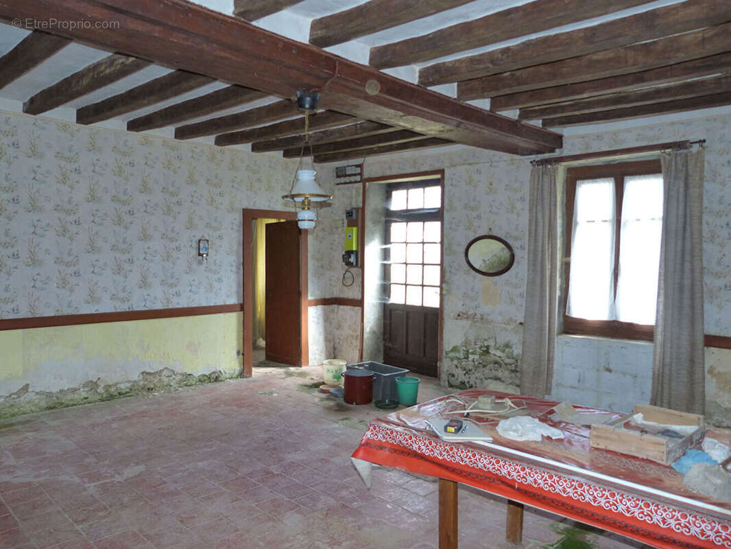 Maison à COSSE-LE-VIVIEN