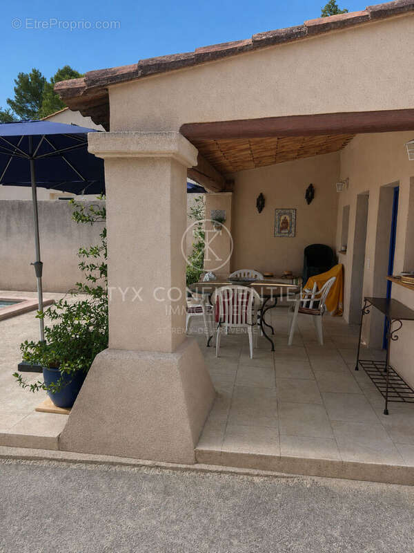 Villa avec piscine sur les hauteurs de NOVES -  9 km de Saint Rémy de Provence - photo 10