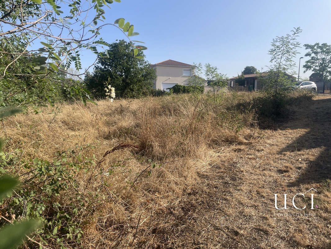 Terrain 819 m² à Corcoue-Sur-Logne  - photo 4