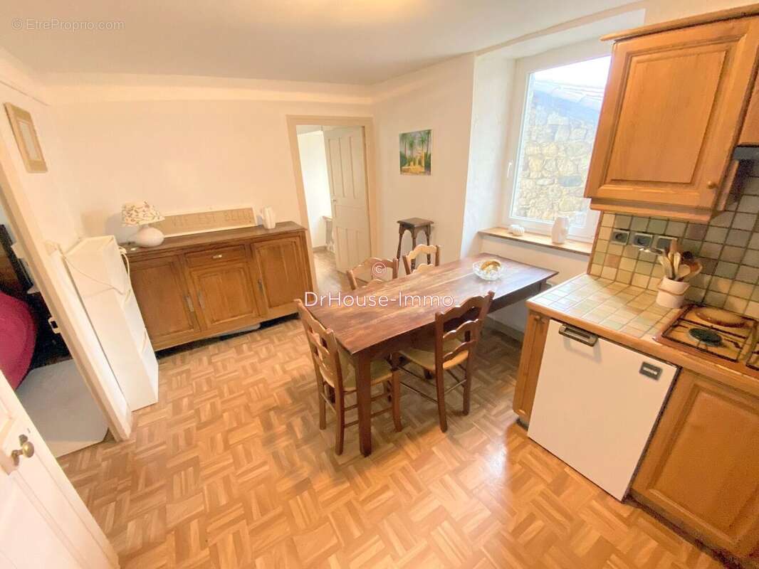 Appartement à MONTPEZAT-SOUS-BAUZON