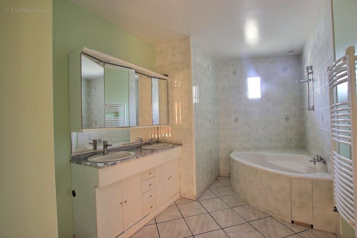 Maison à CLERMONT-FERRAND