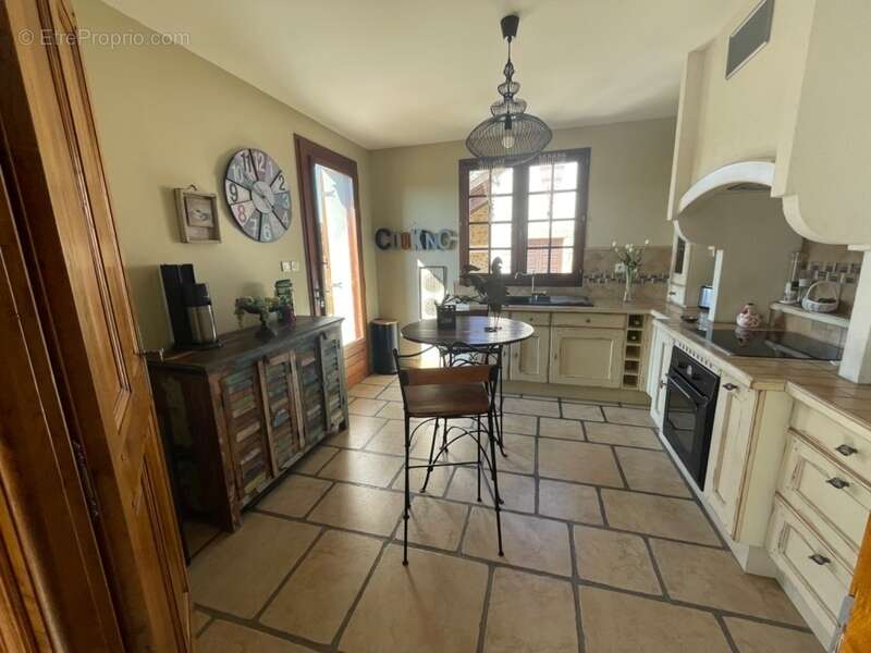 Maison à LA CELLE-DUNOISE