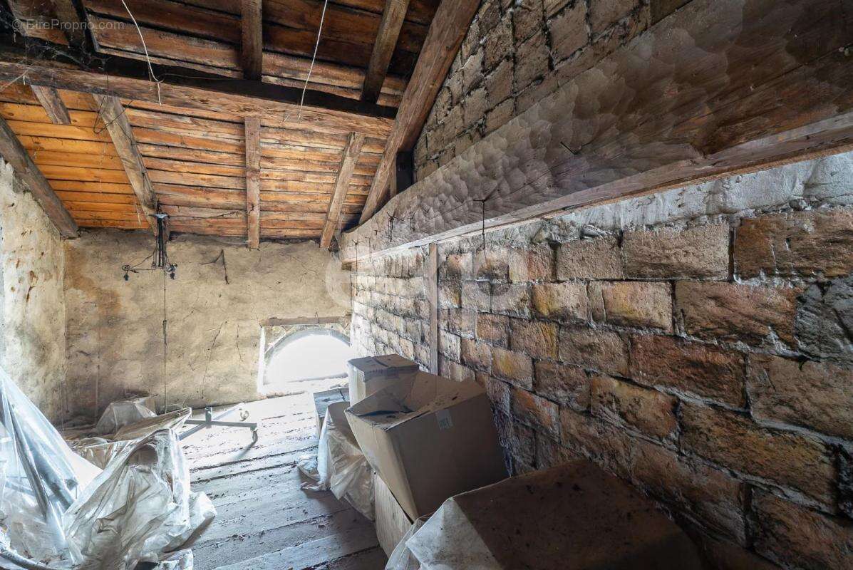 Appartement à SALLES