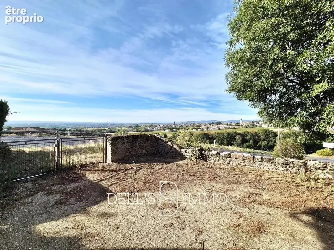 Maison ancienne avec dépendances, terrain et jolie vue - photo 5