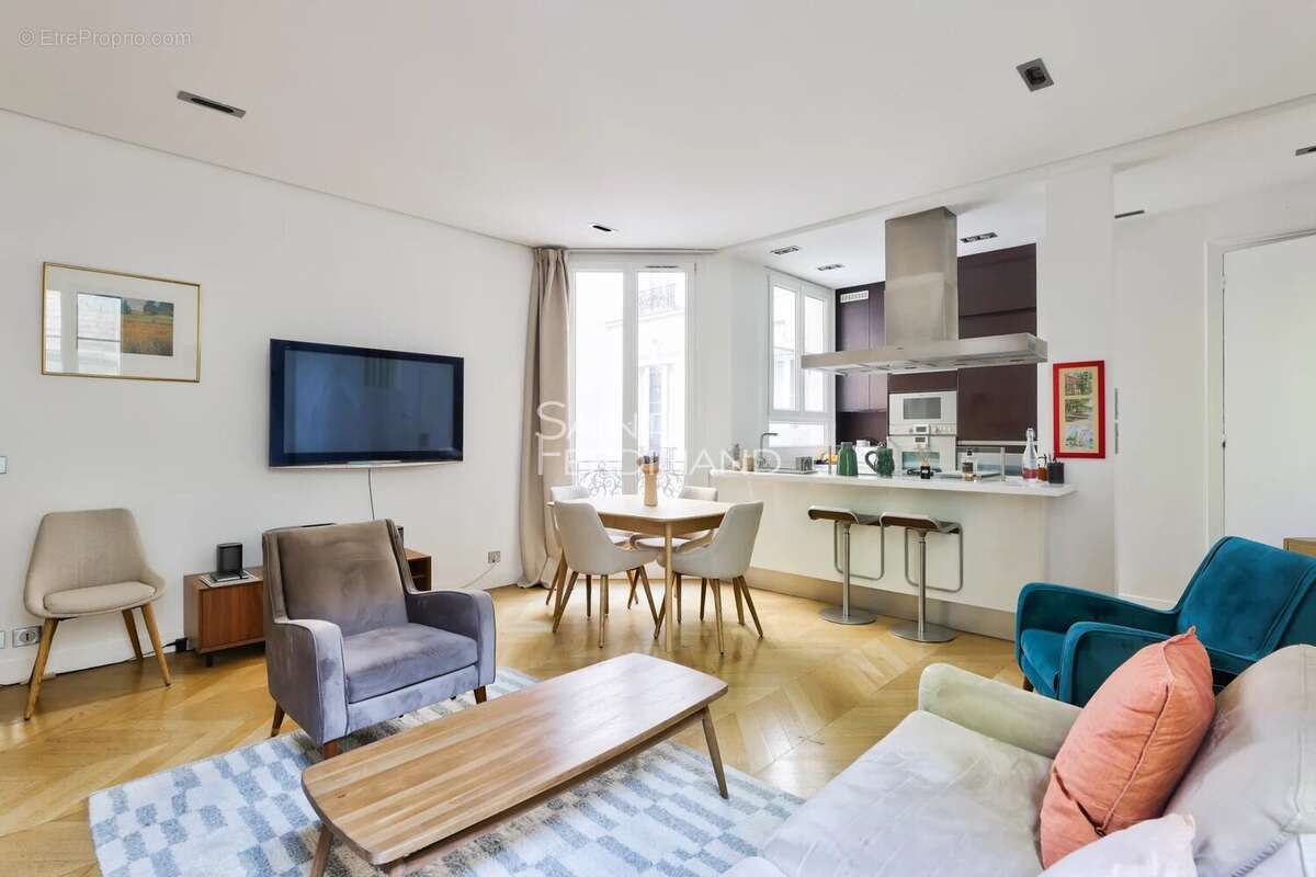 Appartement à PARIS-17E