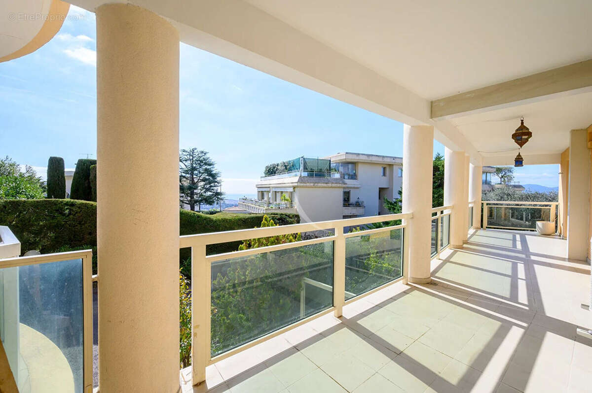 Appartement Le Cannet  (Bréguière) 3p 93 m2 terrasse, garage, piscine - photo 2
