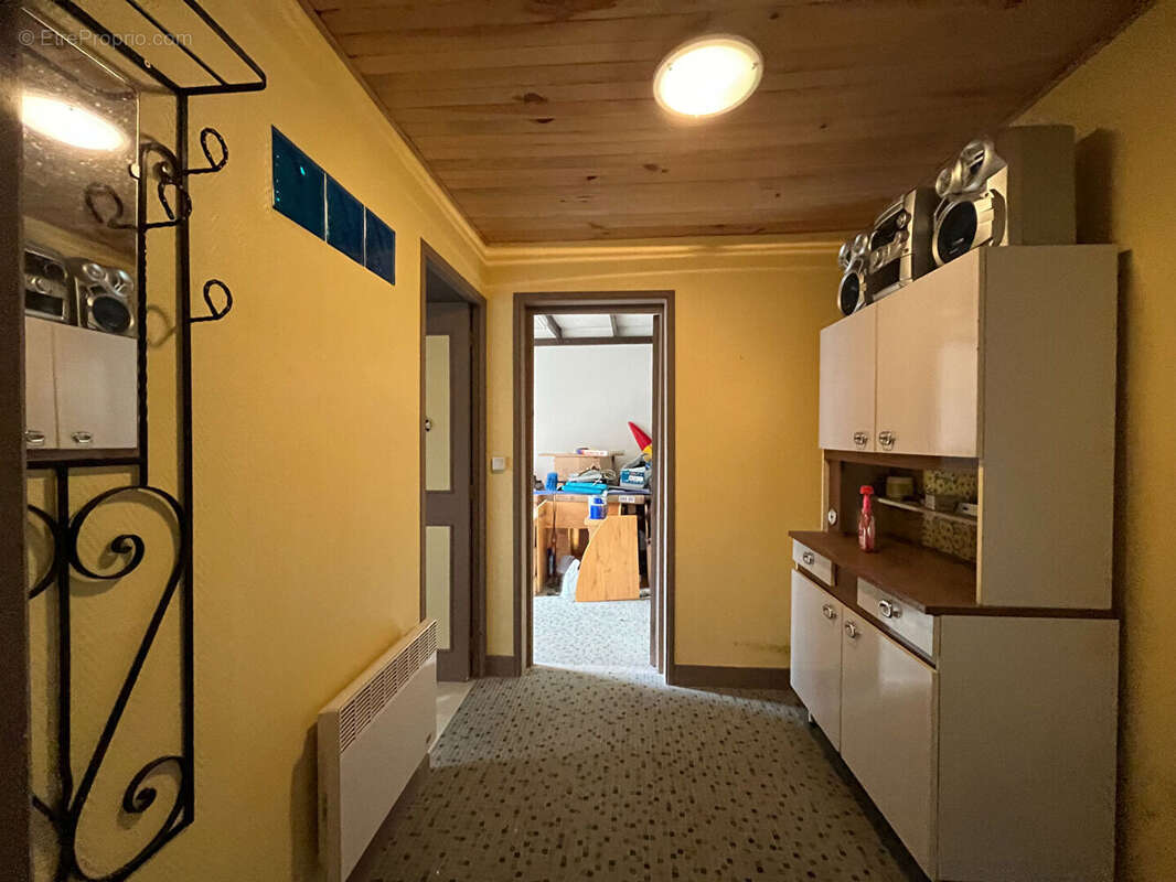 Maison à SAINTE-MONTAINE