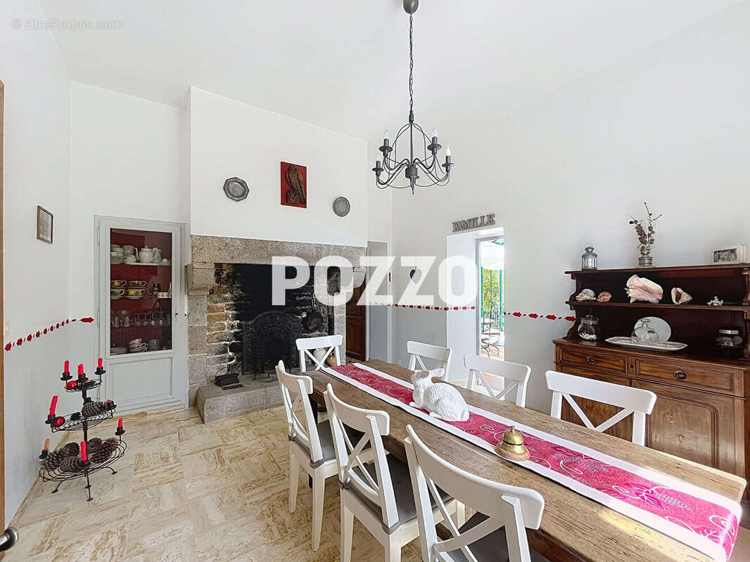 Maison à SAINT-JEAN-DES-CHAMPS