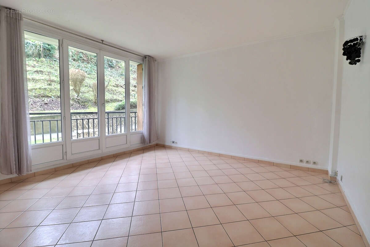 Appartement à CHAVILLE