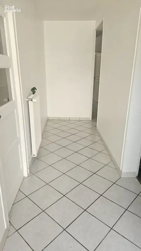 LE DORAT (87) — Maison de ville avec terrain, 4 à 5 chambres — beau potentiel, travaux à prévoir - photo 2