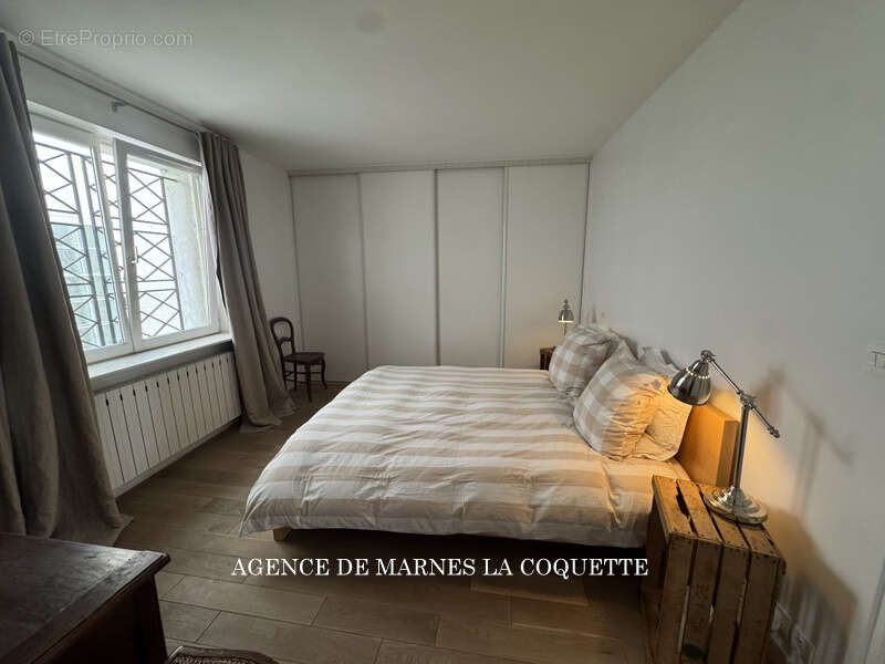 Appartement à MARNES-LA-COQUETTE