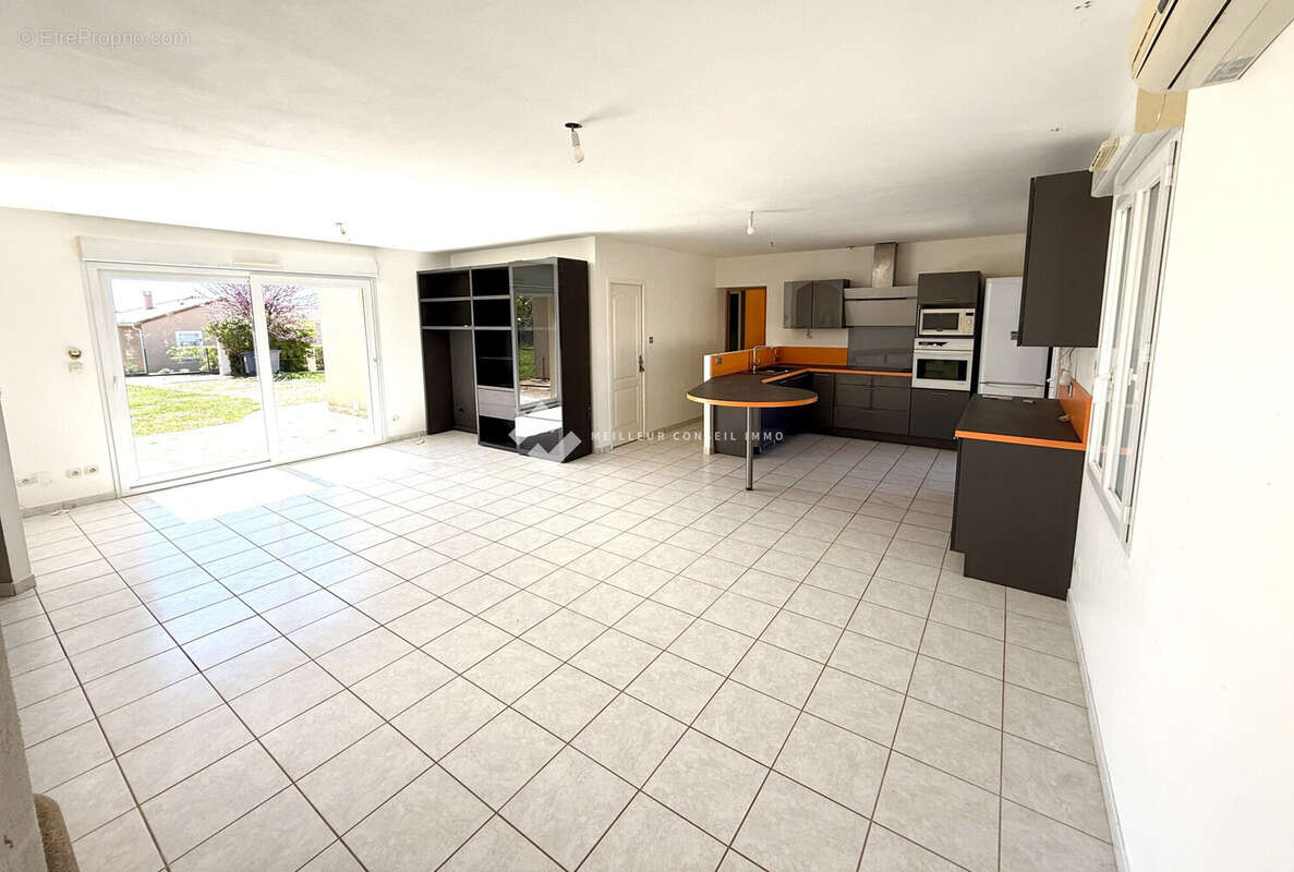 Maison 124 m² à Buxerolles  - photo 2