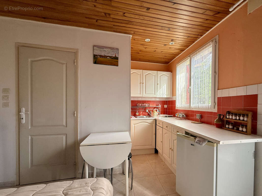 Maison à SAINTE-FOY-DE-PEYROLIERES