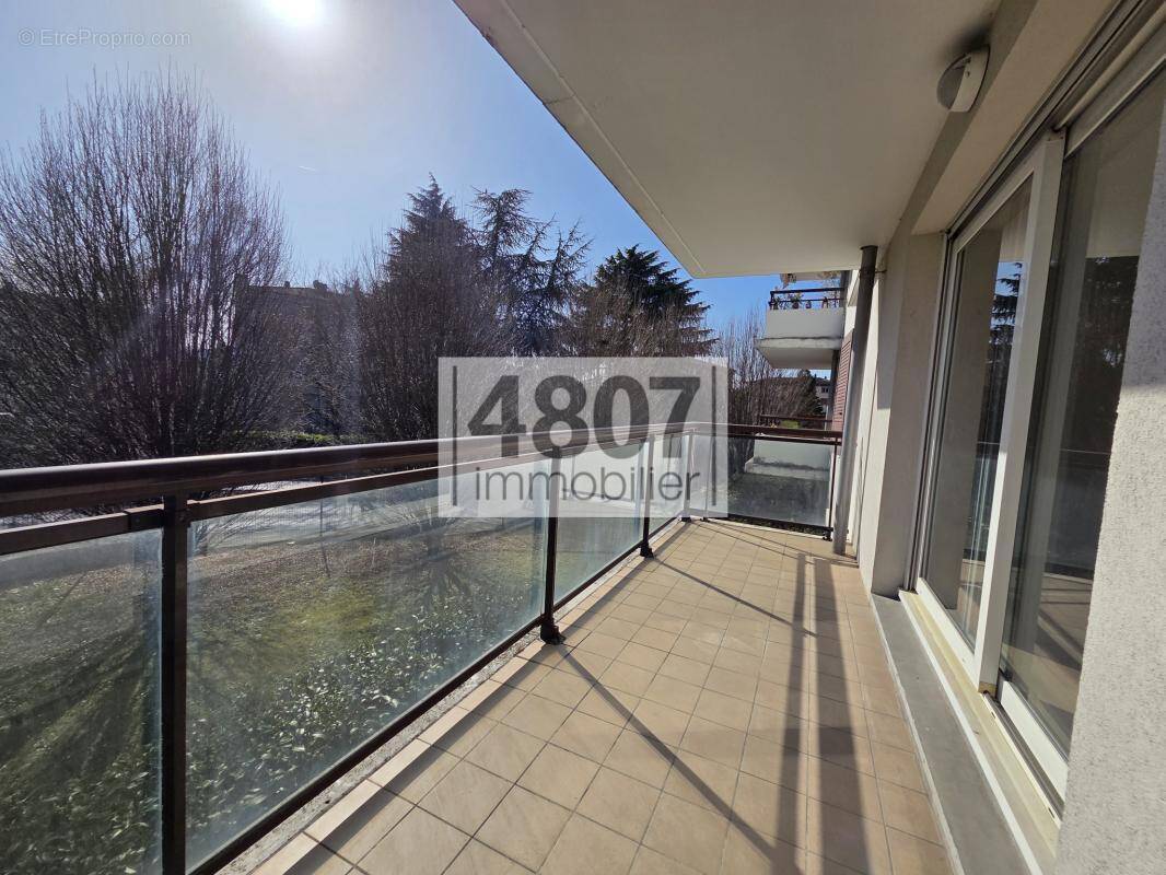 Appartement à VILLE-LA-GRAND